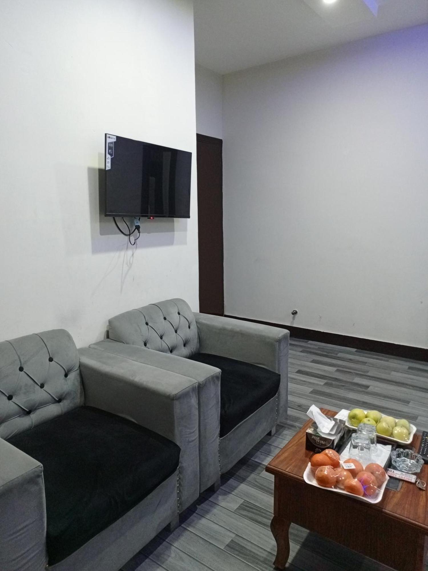 Decent Lodge Guest House Islamabad Zewnętrze zdjęcie