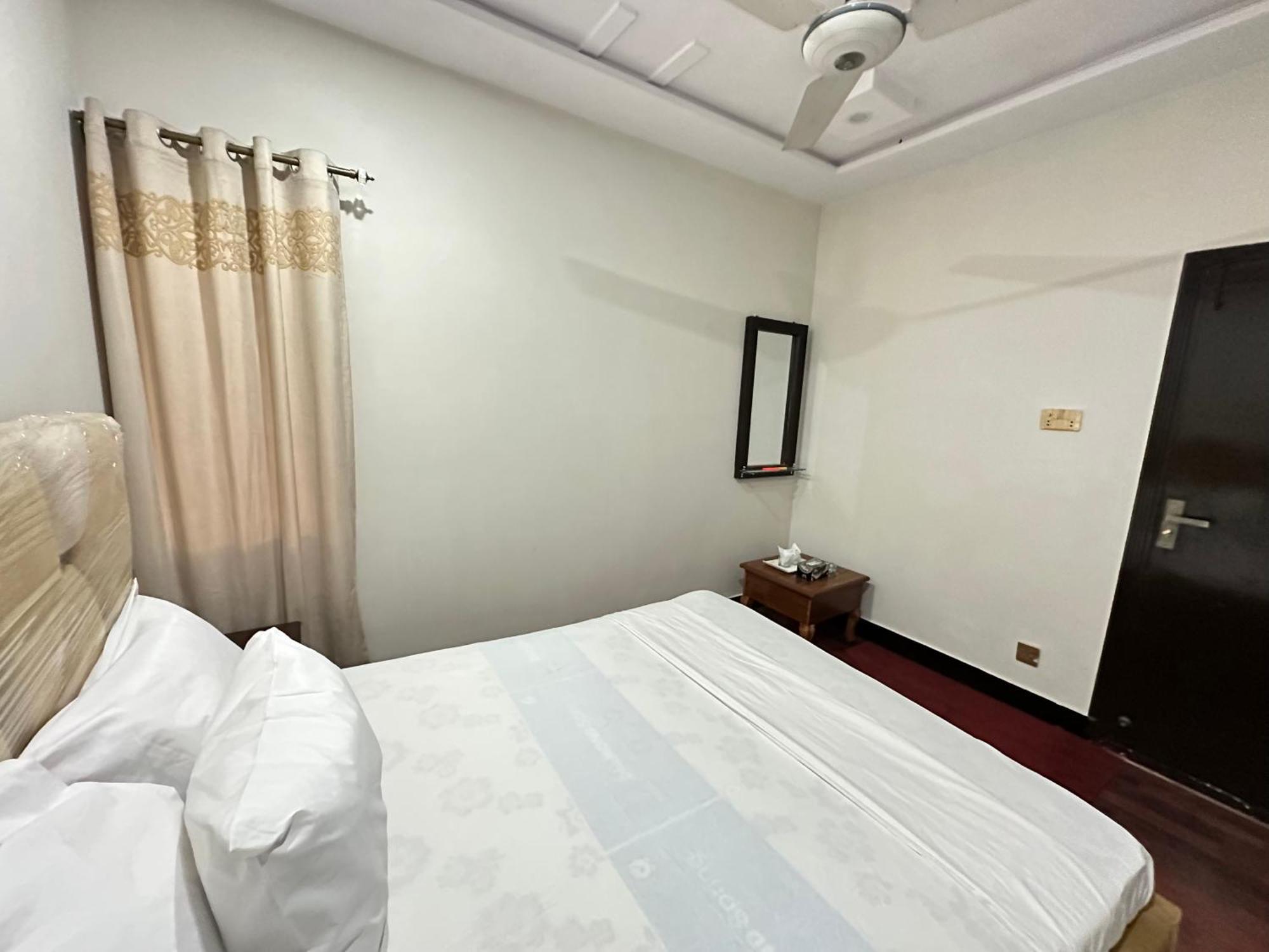 Decent Lodge Guest House Islamabad Zewnętrze zdjęcie